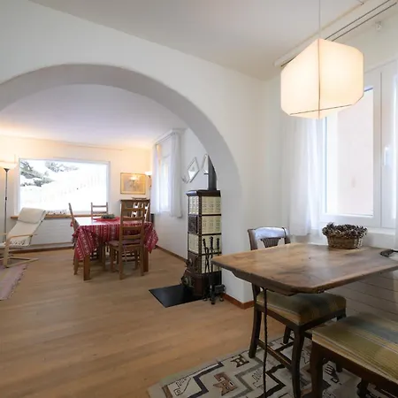 Apartment Chesa Gulas - La Punt-Chamues-ch