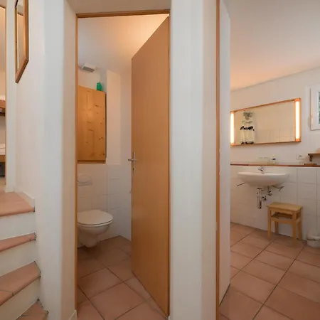 Chesa Gulas - 公寓